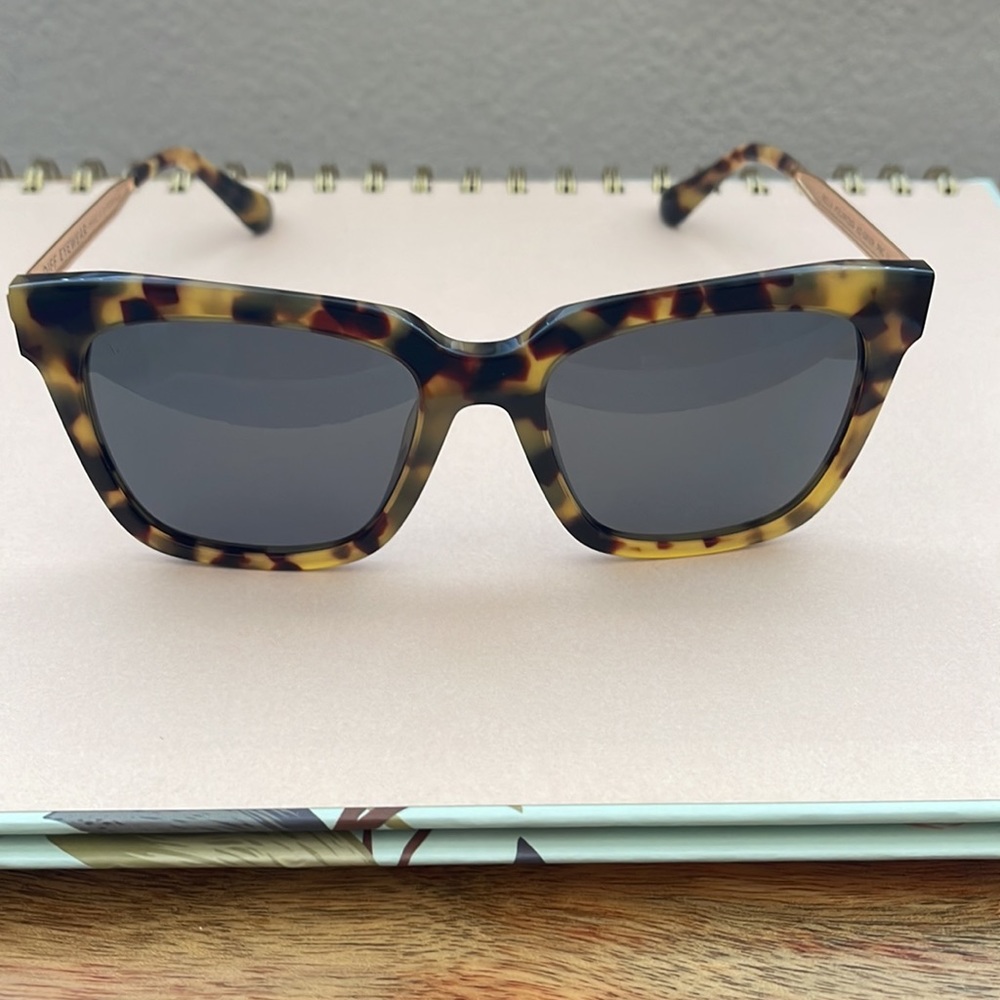 EUC Diff Eyewear Bella Polarized Sunglasses
